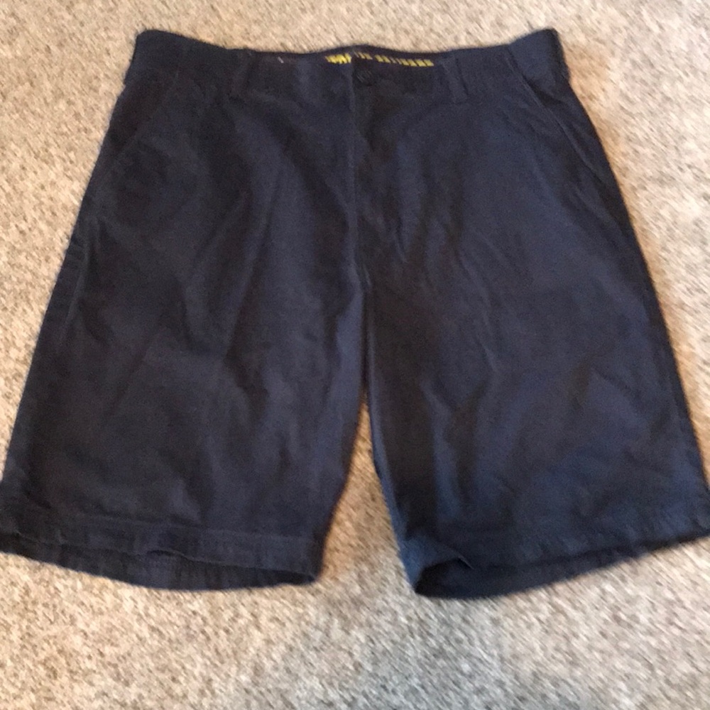 Men’s Lee navy flat front shorts size 36